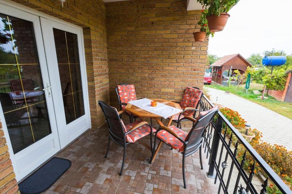 Joli Guesthouse Ordacsehi Kültér fotó